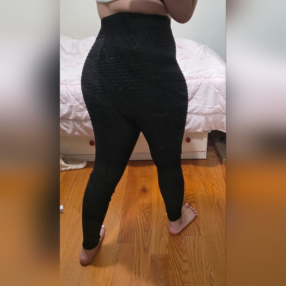 Society Tiktok Viral Scrunch Butt Black Leggings (Medium)